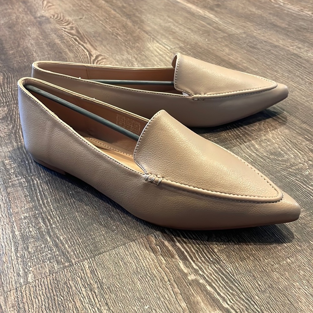 Pointed Toe Flats - Nude
